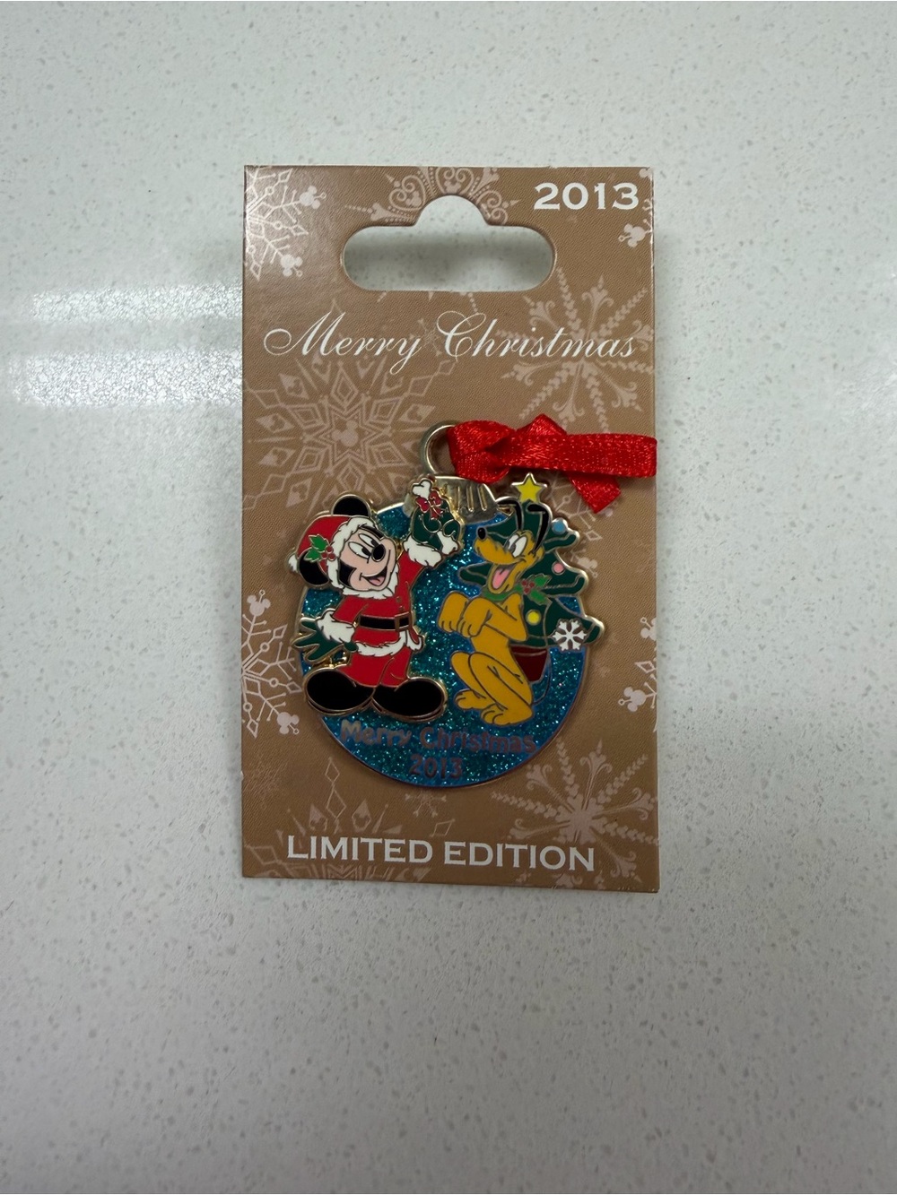 Disney Mickey & Pluto Christmas Limited Edition Pin 2013